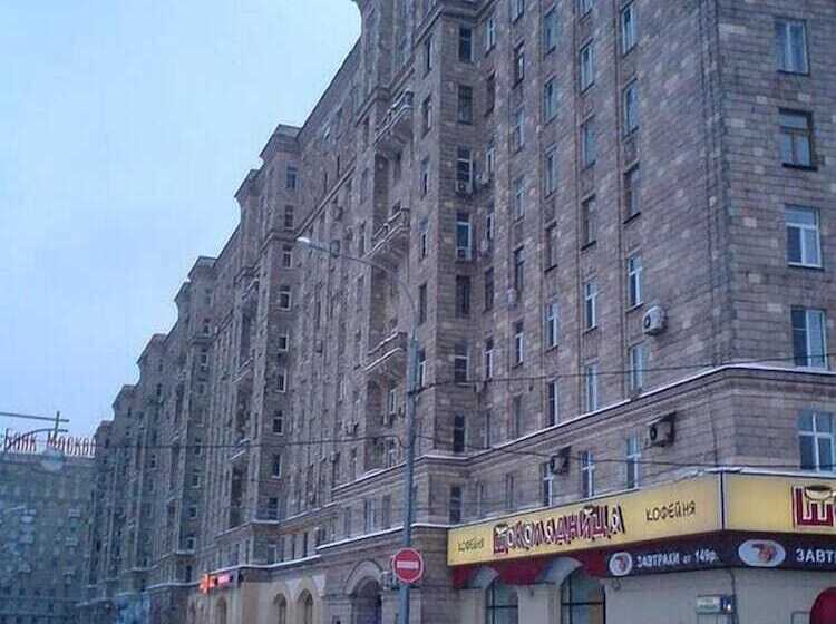 Lakshmi Rooms Park Pobedy