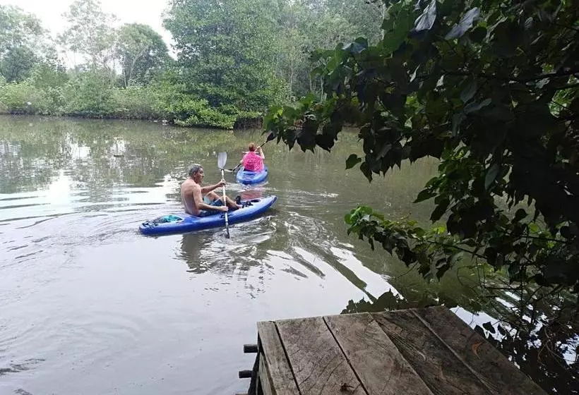 پانسیون Mama Clares