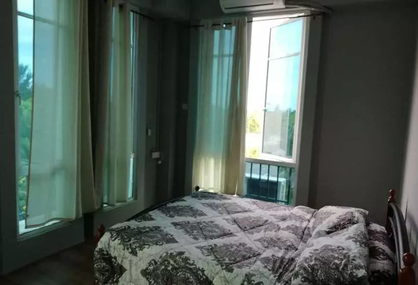 ユースホステル Villa Dadap Miri