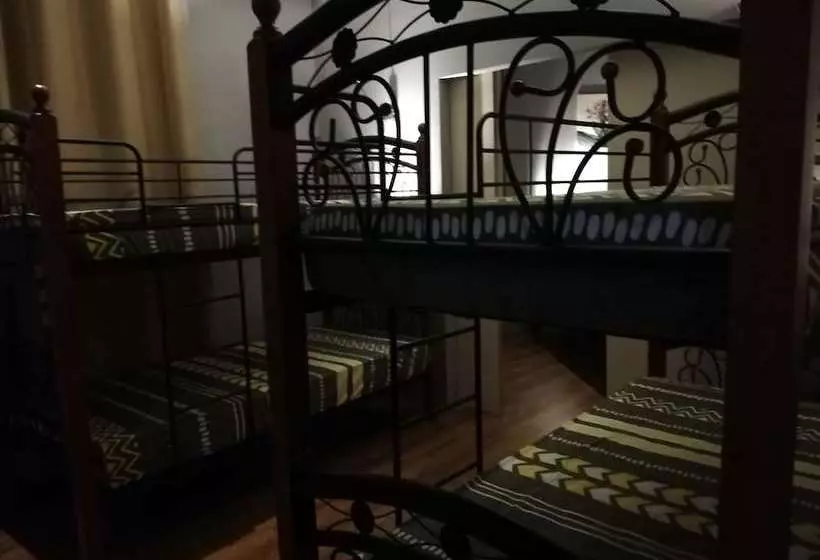 ユースホステル Villa Dadap Miri