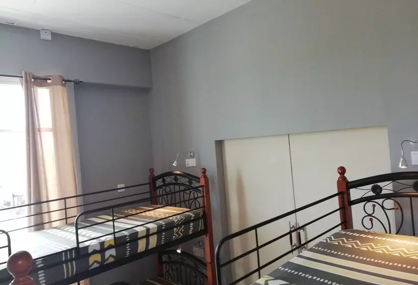 ユースホステル Villa Dadap Miri