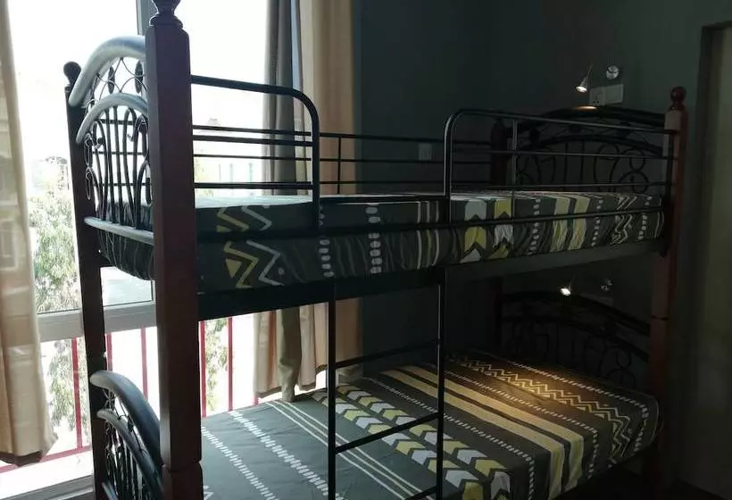 ユースホステル Villa Dadap Miri