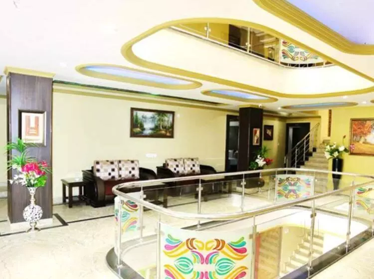 ホテル Crown Plaza Residency