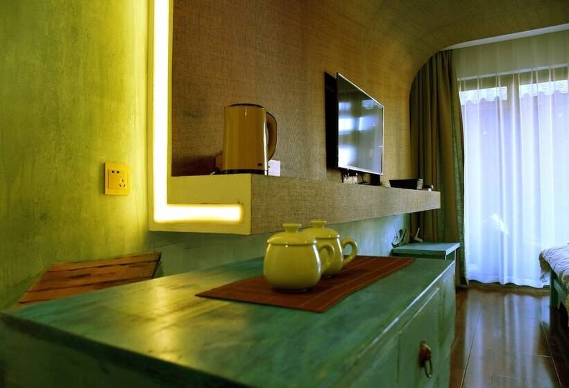 펜션 Lugu Lake Life And Dream Cultural Inn