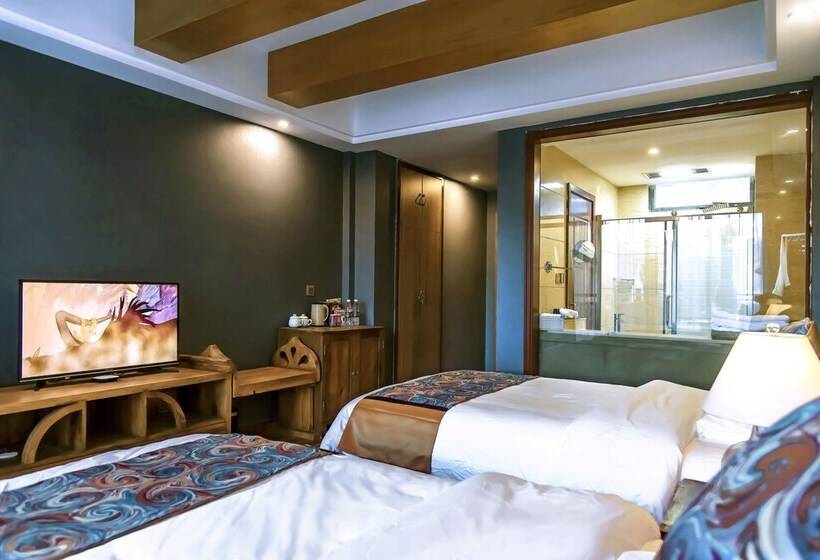 펜션 Lugu Lake Life And Dream Cultural Inn