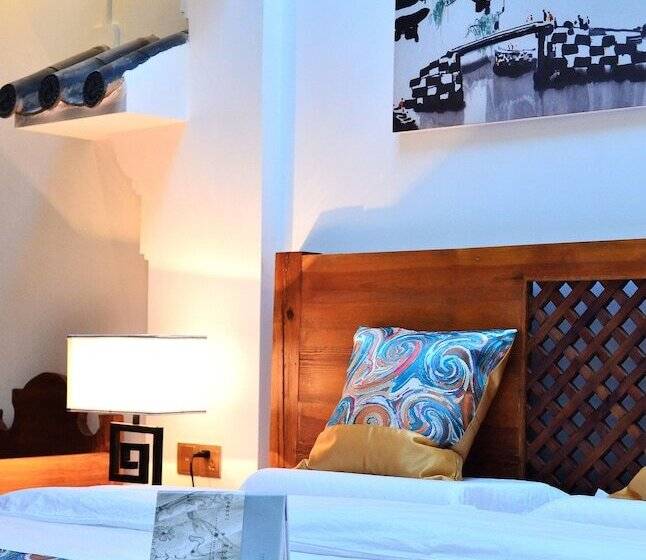 펜션 Lugu Lake Life And Dream Cultural Inn