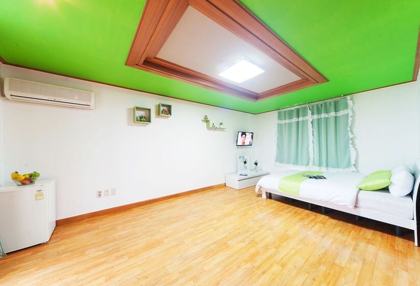 Pensione Nakwon Beach House