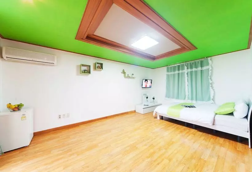 پانسیون Nakwon Beach House