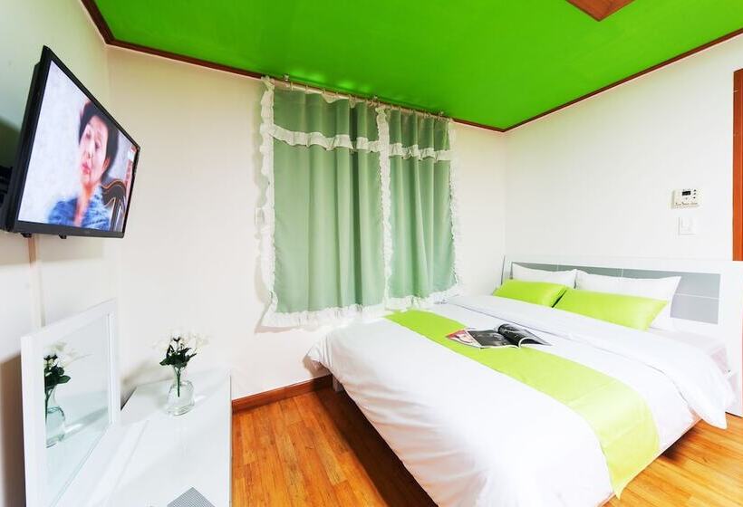 Pensione Nakwon Beach House