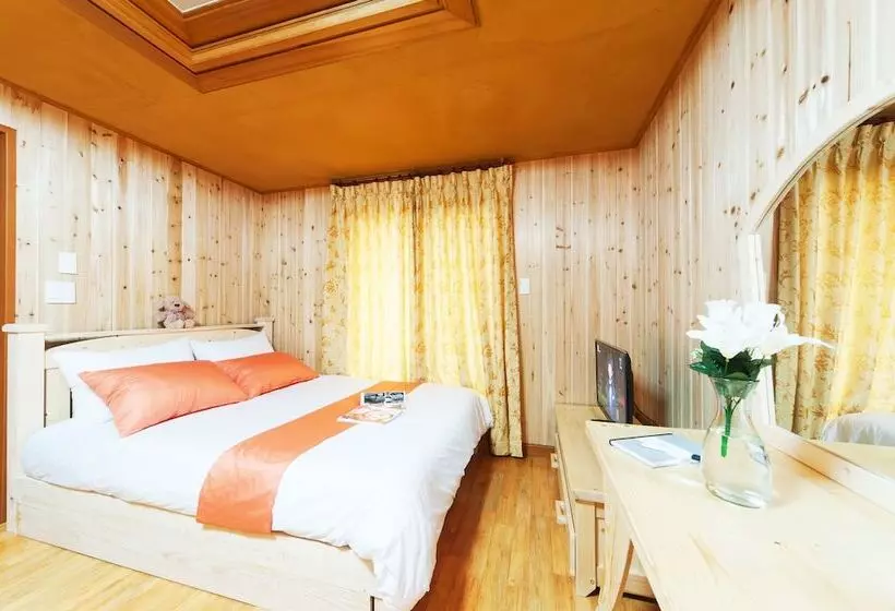 پانسیون Nakwon Beach House