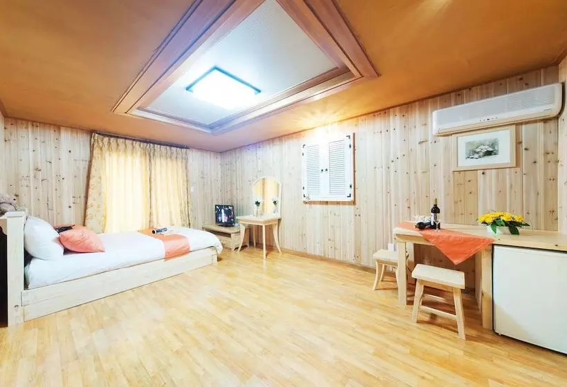 پانسیون Nakwon Beach House