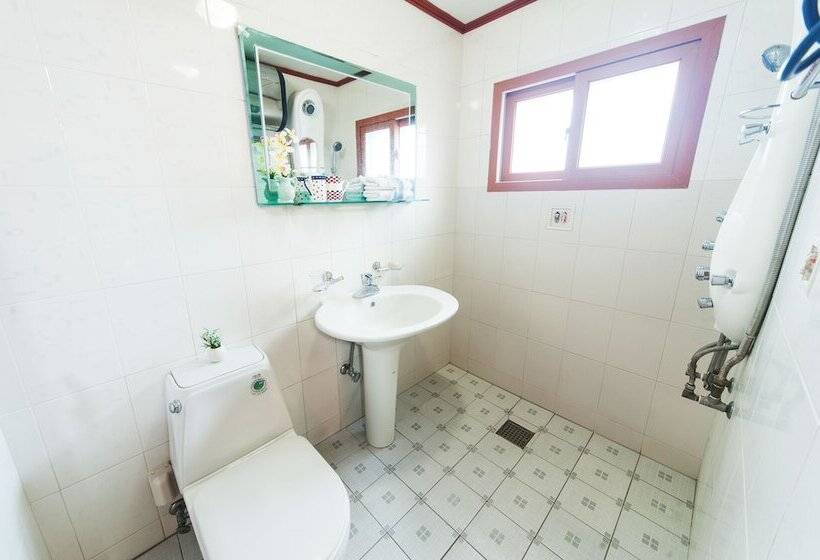 Pensione Nakwon Beach House