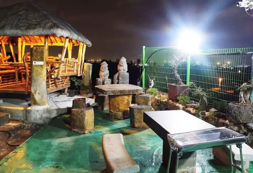 پانسیون Nakwon Beach House