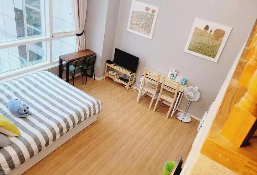 Travel House