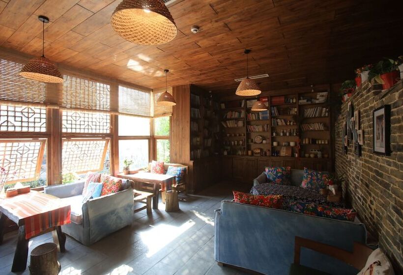 Zhangjiajie Xibujie Inn