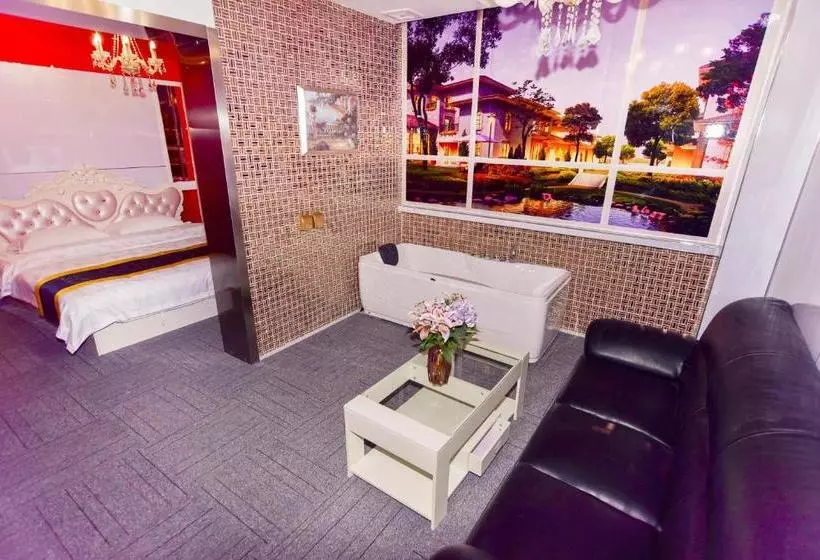 Hotelli Century Hua Na Loves Boutique