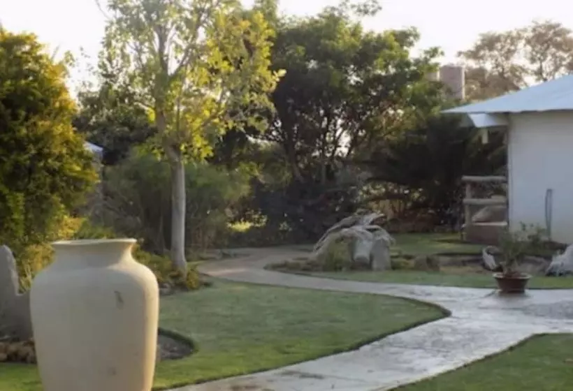 هتل Eldorado Guest House & Camping