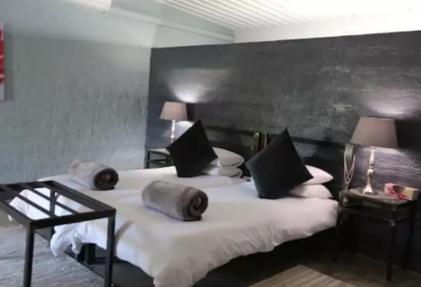 هتل Eldorado Guest House & Camping