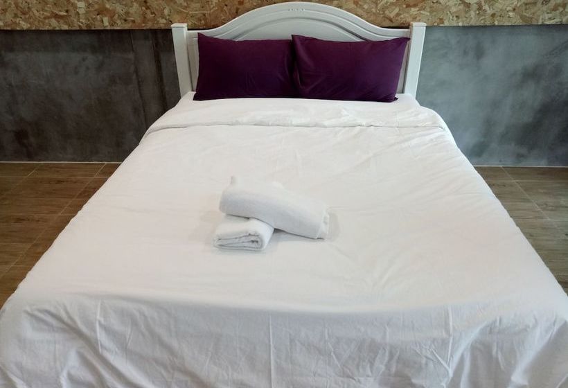 בית מלון כפרי Sun At Sea