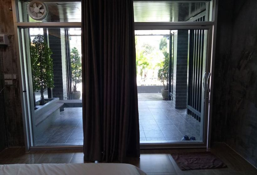 בית מלון כפרי Sun At Sea