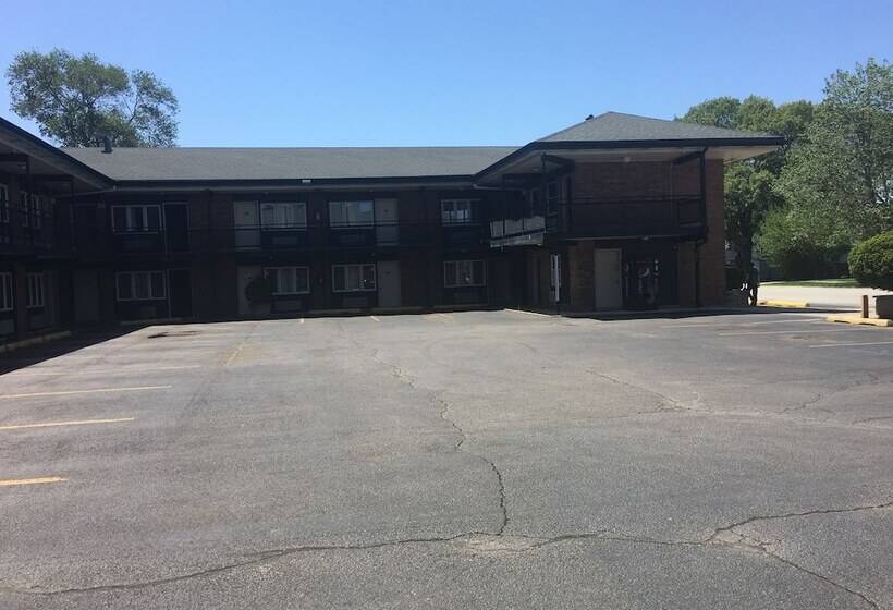 مُتل Midway Inn & Suites