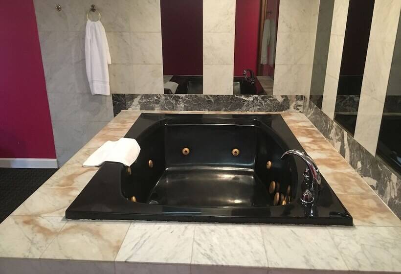 مُتل Midway Inn & Suites