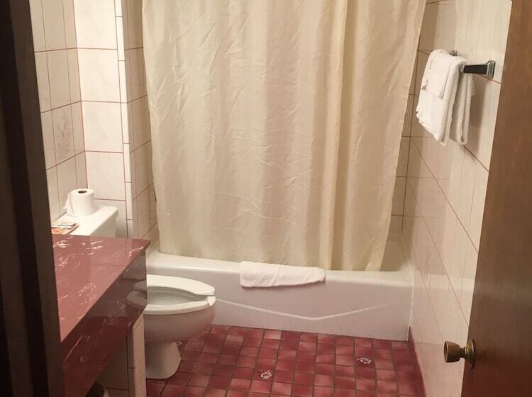 مُتل Midway Inn & Suites