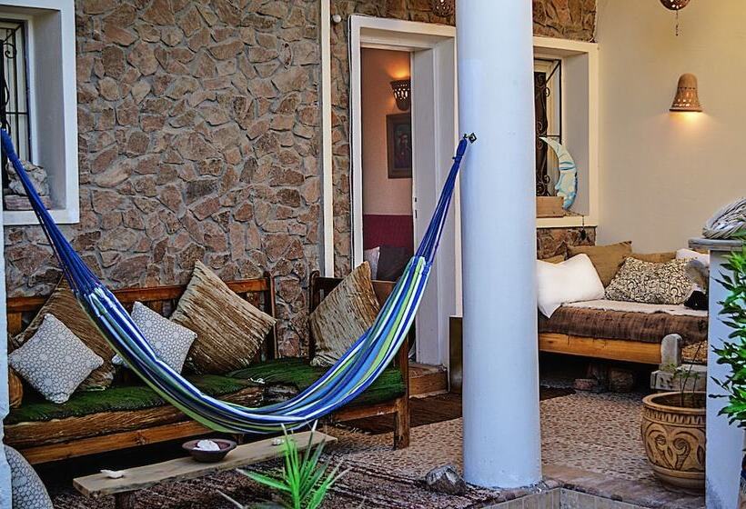 The Cozy Beach House