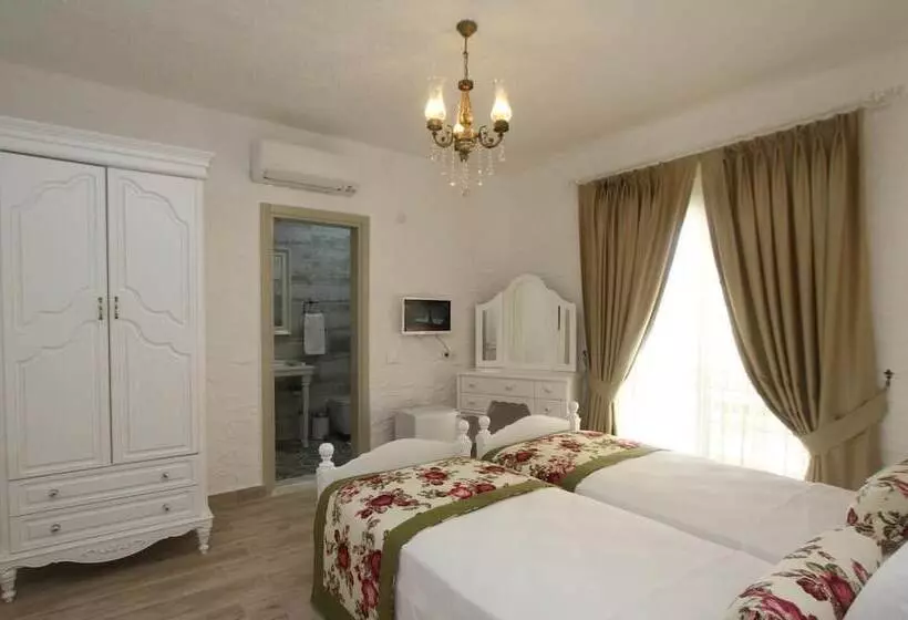 Alya Mou Butik Otel