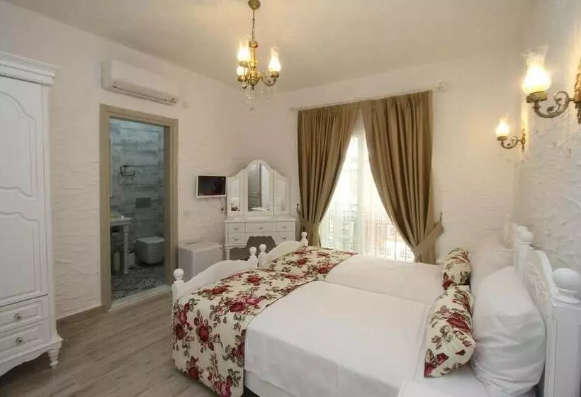 Alya Mou Butik Otel