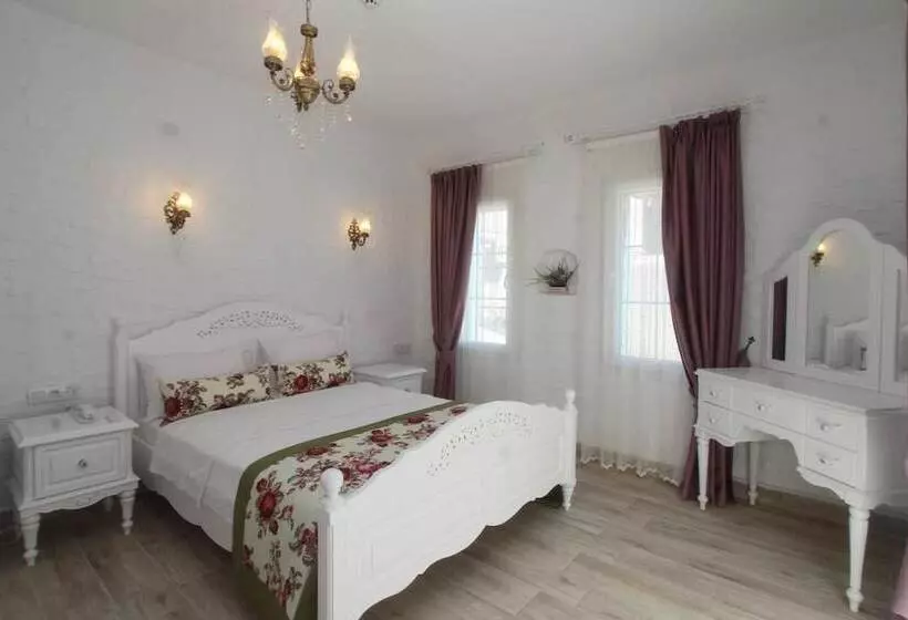 Alya Mou Butik Otel