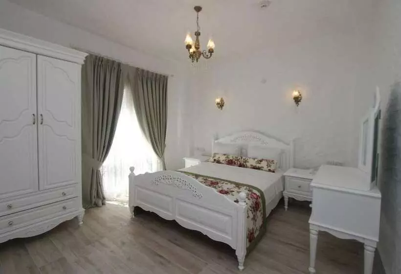 Alya Mou Butik Otel
