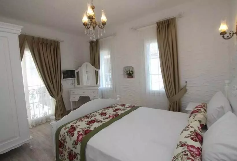 Alya Mou Butik Otel