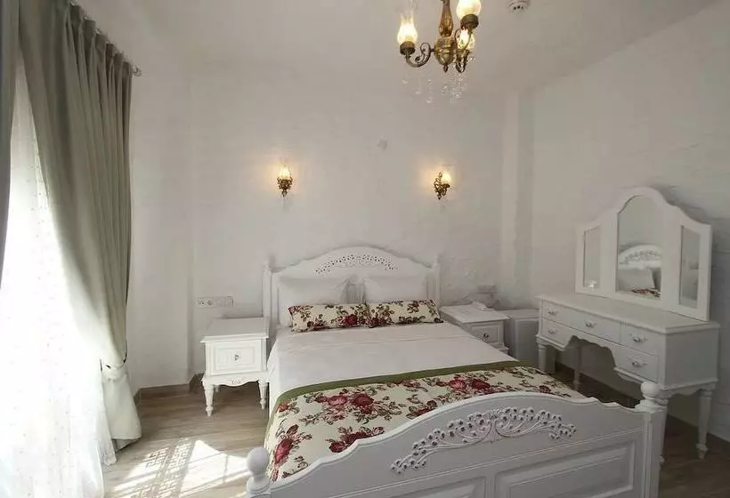 Alya Mou Butik Otel