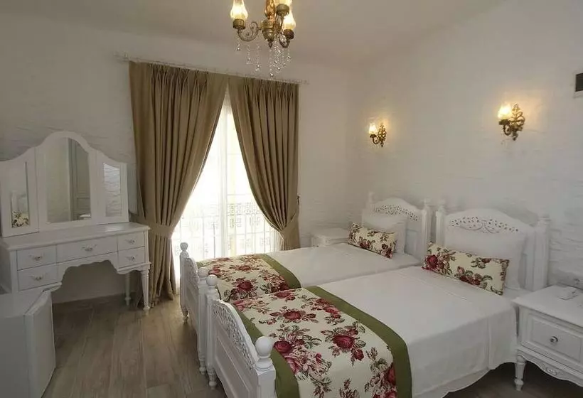Alya Mou Butik Otel