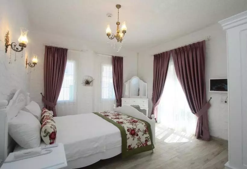 Alya Mou Butik Otel