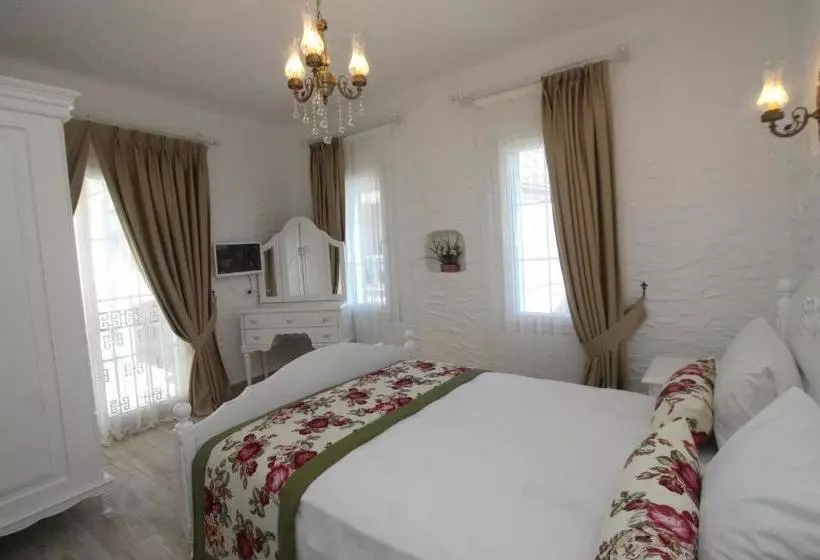 Alya Mou Butik Otel