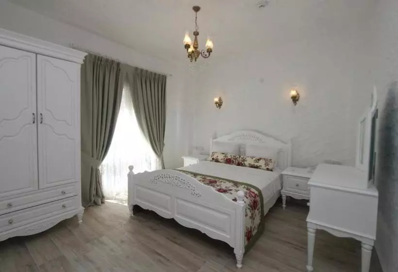 Alya Mou Butik Otel