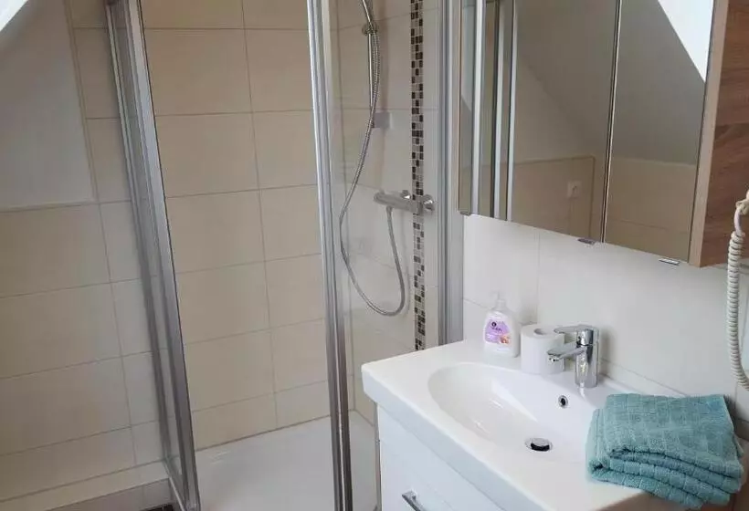 Hotelli Dorfkrug Busum