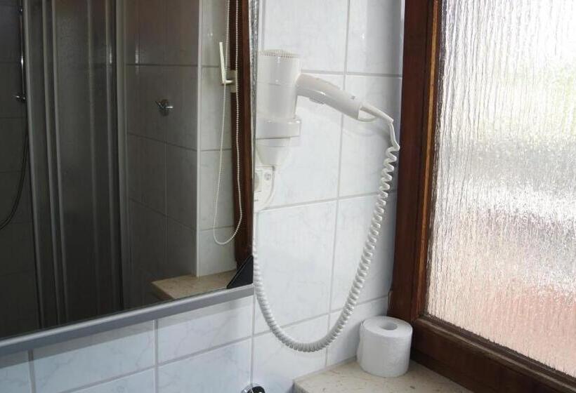 Отель Dorfkrug Busum