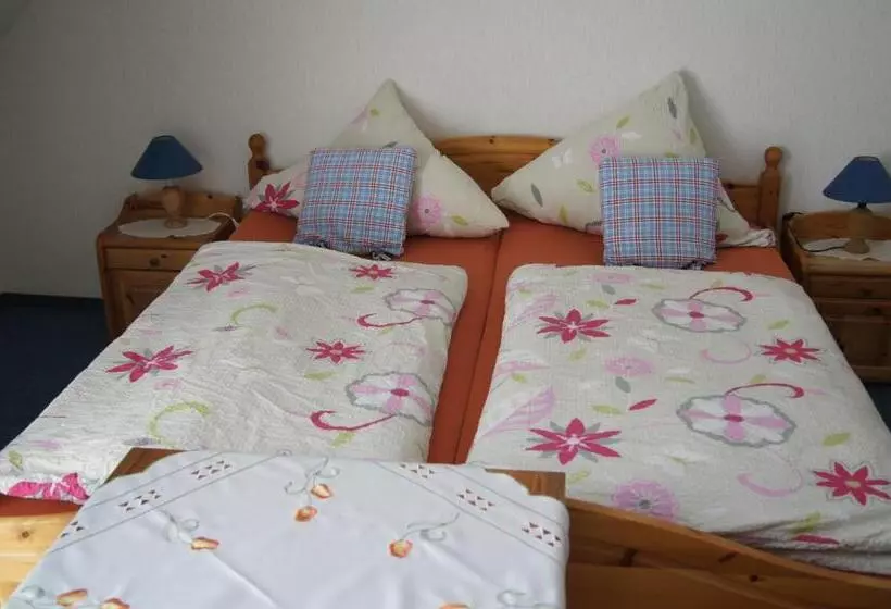 Hotelli Dorfkrug Busum