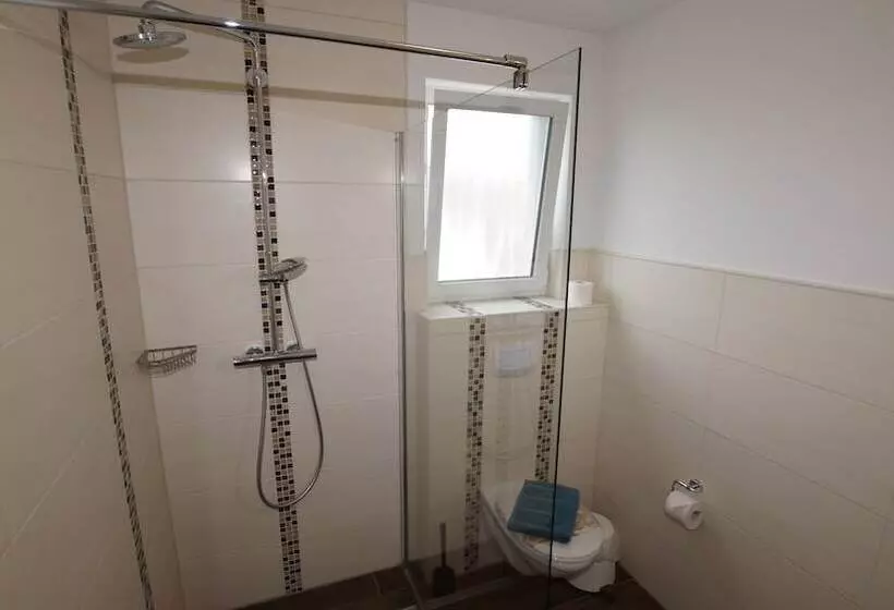 Hotelli Dorfkrug Busum