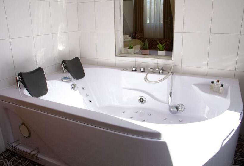 هتل Altes Fährhaus Ehemals Himmel Und Havel