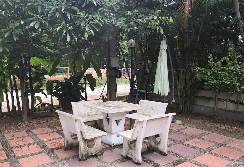 호텔 Khan Kluay Resort