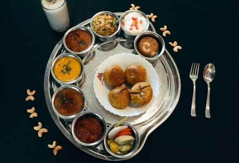 ホテル Madhushree