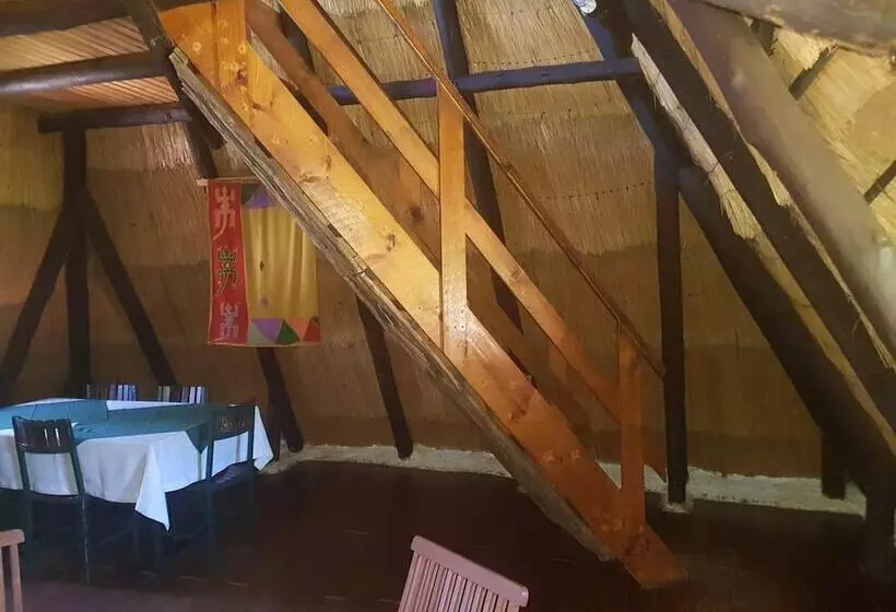 هتل Nyangombe Safari Lodge