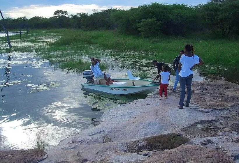 هتل Nyangombe Safari Lodge