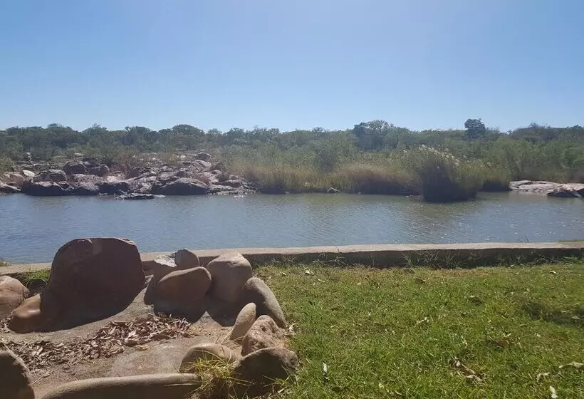 هتل Nyangombe Safari Lodge