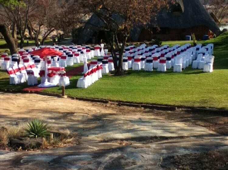 هتل Nyangombe Safari Lodge