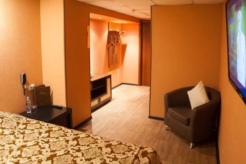 هتل Perina Inn